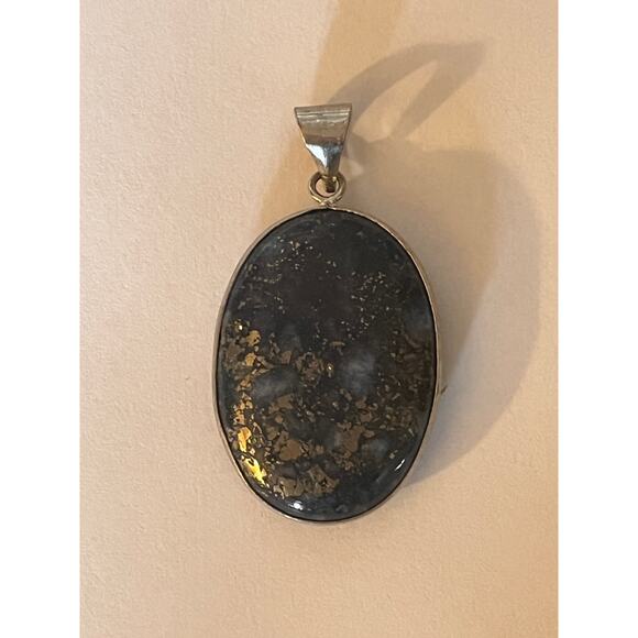 Oval Lapis Lazuli Gemstone Pendant - Picture 10 of 13